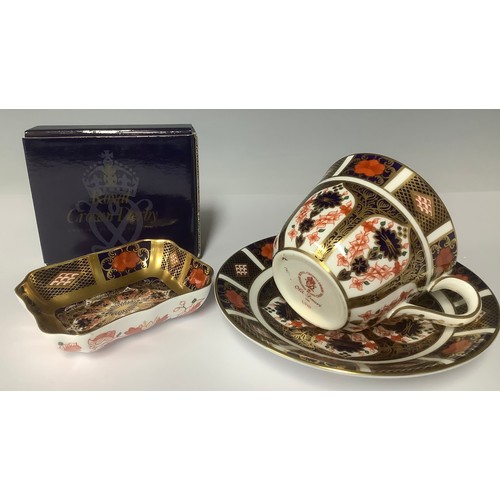 3036 - A Royal Crown Derby Imari 1128 pattern rectangular trinket tray, solid gold band, first quality, box... 