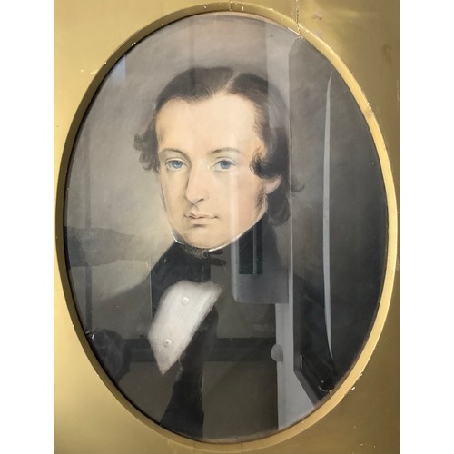 3070 - 19th century English School
Portrait of a Young Man
unsigned, mahogany and oval giltwood frame, past... 