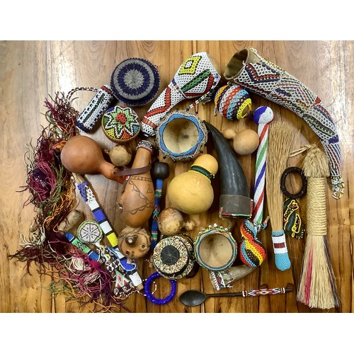 3089 - Tribal Art & the Eclectic Interior - South African beadwork, mostly Ndebele, an Xhosa pipe, gourds, ... 