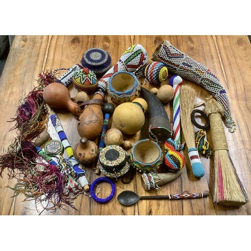 3089 - Tribal Art & the Eclectic Interior - South African beadwork, mostly Ndebele, an Xhosa pipe, gourds, ... 