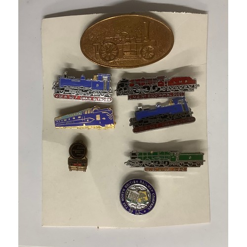 3203 - Badges and Pins - Locomotive Interest - a pair of V. of R. No. 7 Owain Glyndwr enamel badges; anothe... 