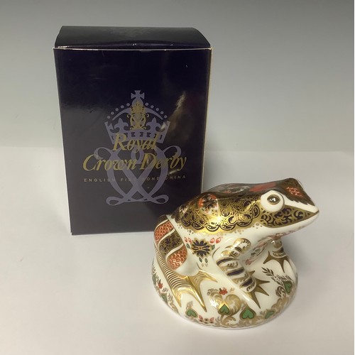 3229 - A Royal Crown Derby paperweight, Imari Frog, printed in the 1128 pattern, limited edition 1,361/4,50... 