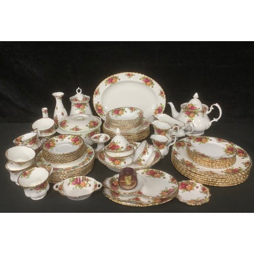 3268 - A Royal Albert Old Country Roses pattern dinner and tea service for six, comprising dinner plates, d... 