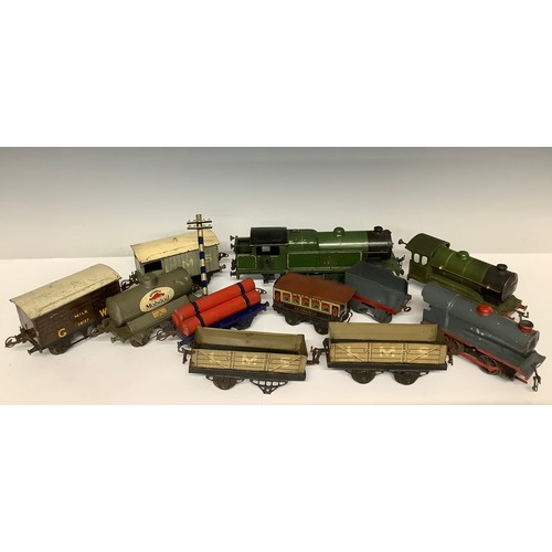 3327 - Toys & Juvenalia - a collection of tinplate O Gauge models including a Hornby Series Gargoyle Mobilo... 