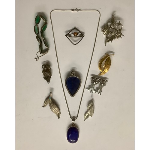 3335 - Jewellery - two lapis 925 silver plated pendants; a rolled gold brooch as two intertwining feathers;... 