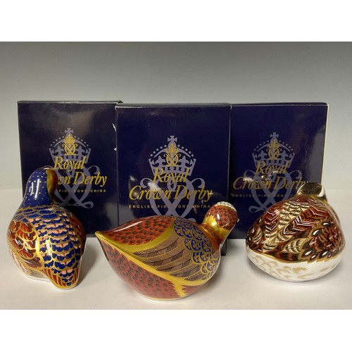 3021 - A Royal Crown Derby paperweight, Partridge, limited edition 694/4,500, gold stopper, boxed; others, ... 