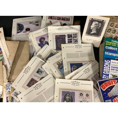 3256A - Stamps - a large quantity of material, including large Wayfarer album with 4000+ stamps, Olympic Gam... 