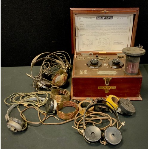 92 - A Gecophone Crystal Detector Set No 2, in a mahogany case, circa 1920, with original instruction car... 