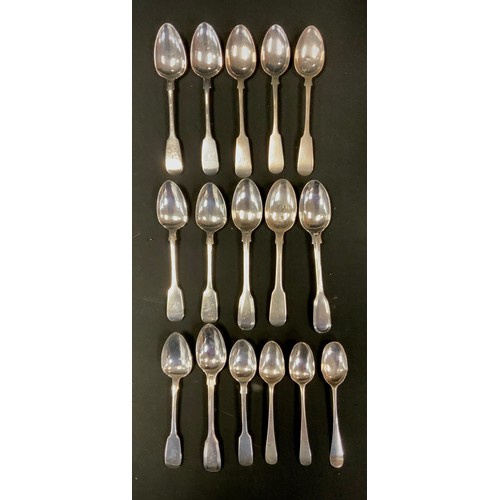 315 - Georgian and later tea spoons, inc five London 1828 probably William Esterbrook;  three George O'Nei... 