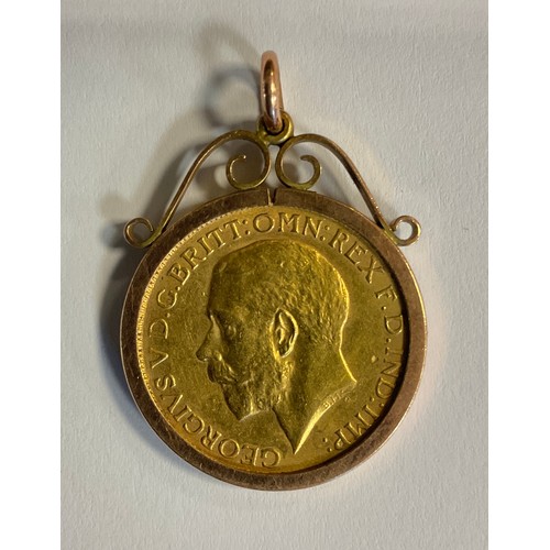 300 - A George V sovereign pendant, 1918, Perth mint, 9ct gold mount, 10g gross