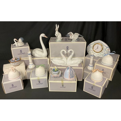 11 - A Lladro model, Graceful Swan, 5230, boxed; others, Hoppity Hop, 5886, boxed; Endless Love, 6585, bo... 