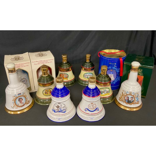 80 - A Wade Bell's Whisky decanter, to commemorate the birth of Prince William 1982, with contents, boxed... 