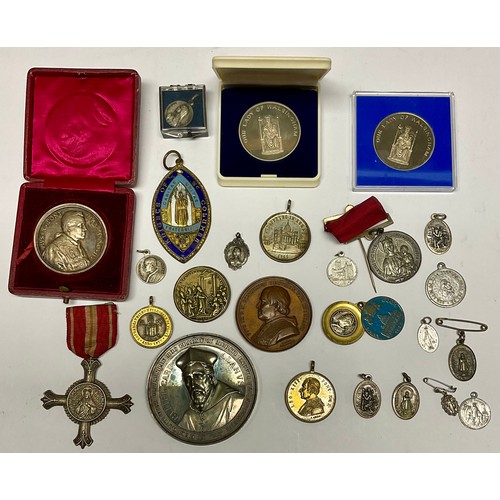 117 - Papal and other Catholic medallions – to include: 1750 Benedict XIV AE Jubilee of opening the holy d... 