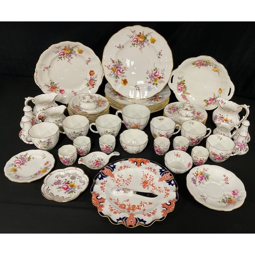 327 - A Royal Crown Derby Posies pattern tea service comprising six teacups, six saucers, six tea plates, ... 