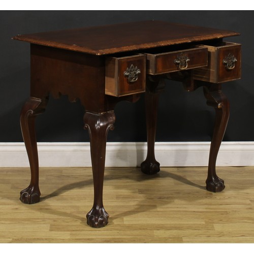 278 - A George III style mahogany lowboy, 73cm high, 85cm wide, 55cm deep