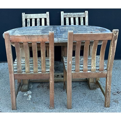 439 - Garden Furniture - table; four chairs; tête-à-tête bench, a pair of folding chairs (8)