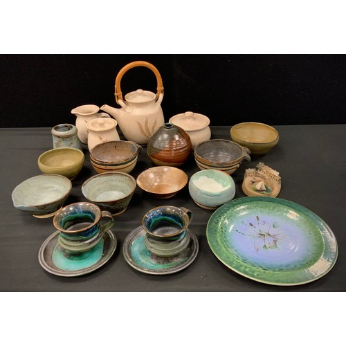 129 - Studio Pottery - a Colin Kellam (1942-2020) tenmoku glazed globular vase,  Kinillo Greek cups and sa... 