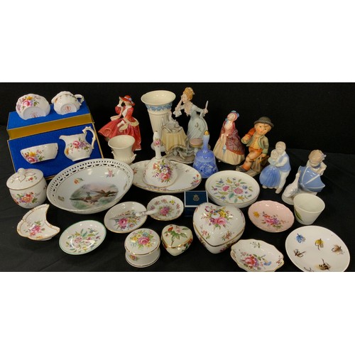 136 - Royal Crown Derby ‘Derby Posies’ including two milk jugs, two sugar bowls, lidded pots, trinket tray... 