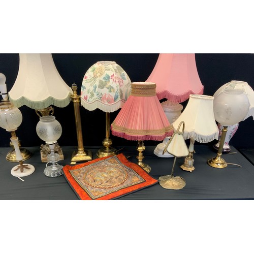 164 - Various lamps including a pair of gilt metal lamps, ball on base lamps, 41cm high , a art nouveau st... 