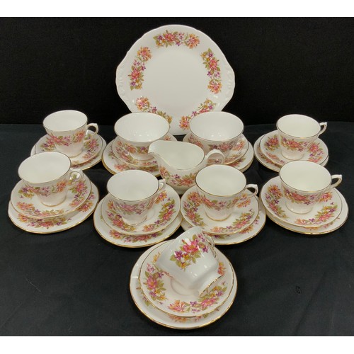 175 - A Colclough Wayside pattern tea set, inc cups, saucers, side plates etc