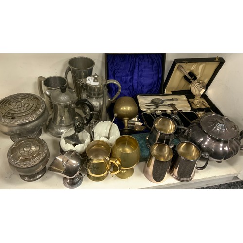 123 - Plated ware - Edwardian silver plated hot chocolate pot, mother of pearl serving spoons; etc