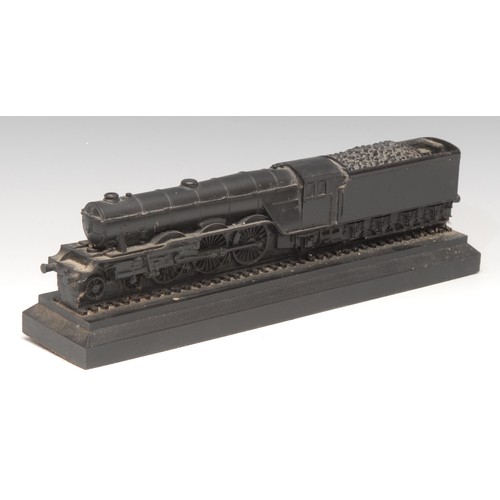 3326 - Railway Interest - a composition model of the Flying Scotsman, 4472, 27cm long