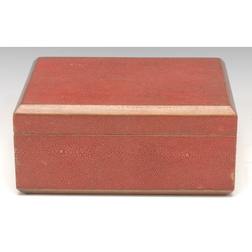 3188 - An Art Deco style red shagreen dressing table box, hinged cover, silver plated fittings, 23.5cm wide... 