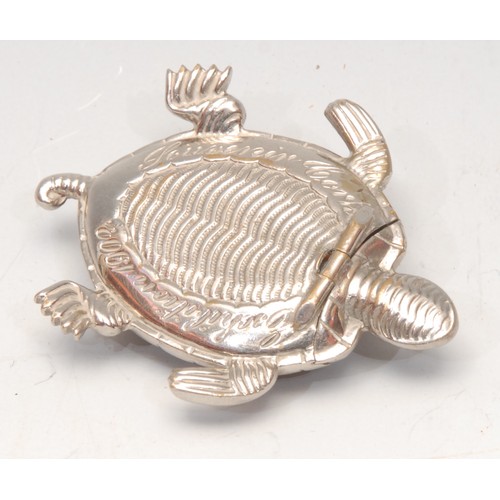 3211 - An early 20th century novelty vesta case, as a turtle, 5.5cm long