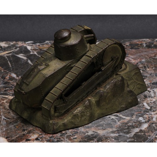 3094 - A French spelter novelty inkwell, cast as a World War One tank, by Richer, Paris, 14cm wide