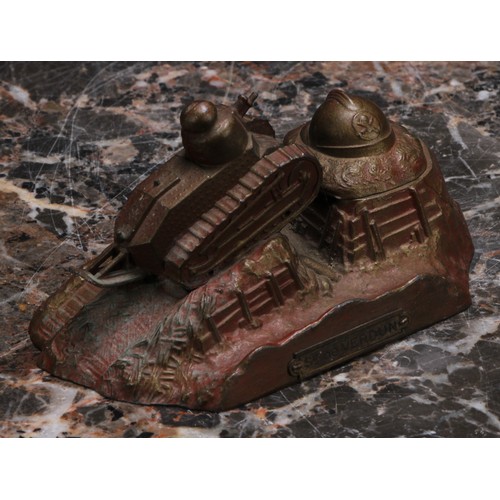 3095 - A French spelter novelty inkwell, cast as a World War One tank, Sir De Verdun, 12.5cm wide