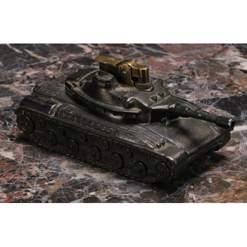 3096 - A French spelter novelty table lighter, as a tank, 14cm wide