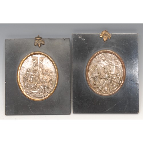 3156 - A pair of electrotype oval plaques, after the old masters, The Adoration of the Magi and The Deposit... 