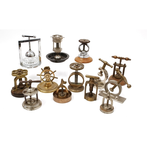 3608 - Nutcrackers - various, screw-action table top examples (qty)