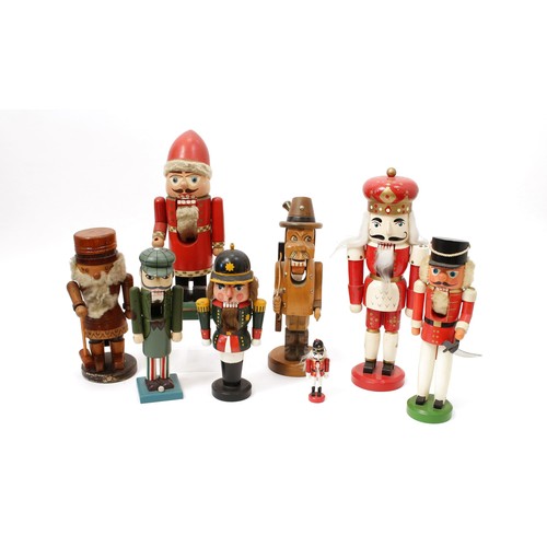 3598 - Nutcrackers - novelty, various, lever action, traditional nutcracker soldier dolls, etc (qty)