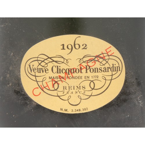 3419 - Wines and Spirits - Veuve Clicquot Ponsardin, La Grande Dame, Champagne, 1962