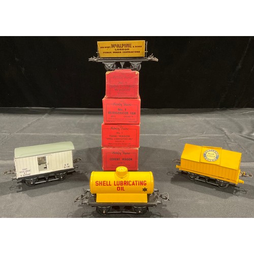 344 - Toys & Juvenalia - Hornby O Gauge rolling stock, comprising No.1 side tipping wagon, boxed; No.1 ref... 