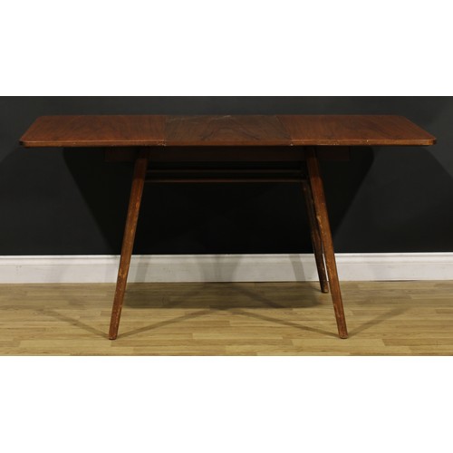 96 - A retro mid-20th century walnut extending dining table, by Everest, 74.5cm high, 105.5cm extending t... 