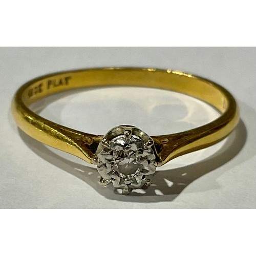 482 - An 18ct gold, platinum and diamond solitaire ring, 2.20g gross