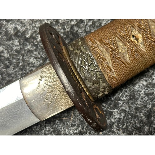 9065 - Japanese Sword with 730mm long single edged blade, good Hamon line. Unsigned tang. Iron tsuba. Raysk... 