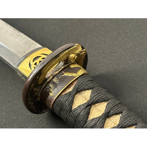 9067 - Japanese Wakizashi Sword with single edge blade with good Hamon line 400mm in length. Mon to the Hab... 