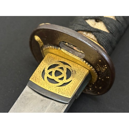 9067 - Japanese Wakizashi Sword with single edge blade with good Hamon line 400mm in length. Mon to the Hab... 