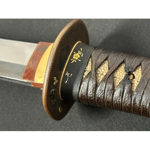 9069 - Japanese Sword with single edge blade 562mm in length. Good Hamon line. Tang in unsigned. Fish Menuk... 