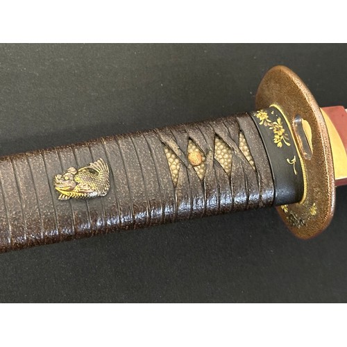 9069 - Japanese Sword with single edge blade 562mm in length. Good Hamon line. Tang in unsigned. Fish Menuk... 