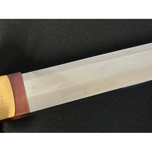 9069 - Japanese Sword with single edge blade 562mm in length. Good Hamon line. Tang in unsigned. Fish Menuk... 