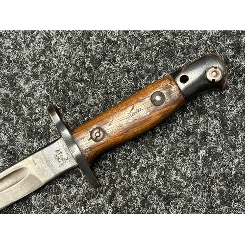 9115 - WW1 British 1907 Pattern Bayonet with single edged fullered blade 430mm in length, maker marked and ... 