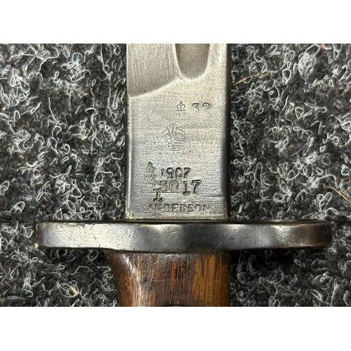 9115 - WW1 British 1907 Pattern Bayonet with single edged fullered blade 430mm in length, maker marked and ... 