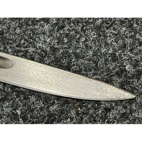 9115 - WW1 British 1907 Pattern Bayonet with single edged fullered blade 430mm in length, maker marked and ... 