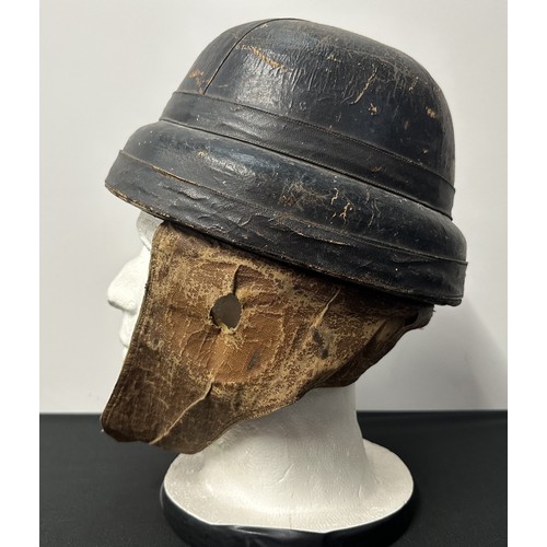 9122 - WW1 French Flying Helmet. Machine woven makers label to crown 