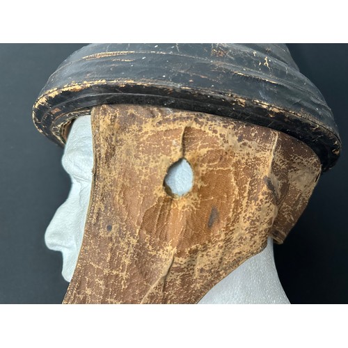 9122 - WW1 French Flying Helmet. Machine woven makers label to crown 