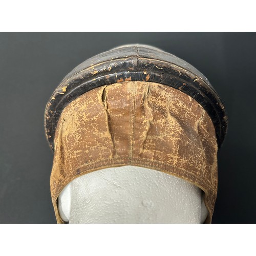 9122 - WW1 French Flying Helmet. Machine woven makers label to crown 